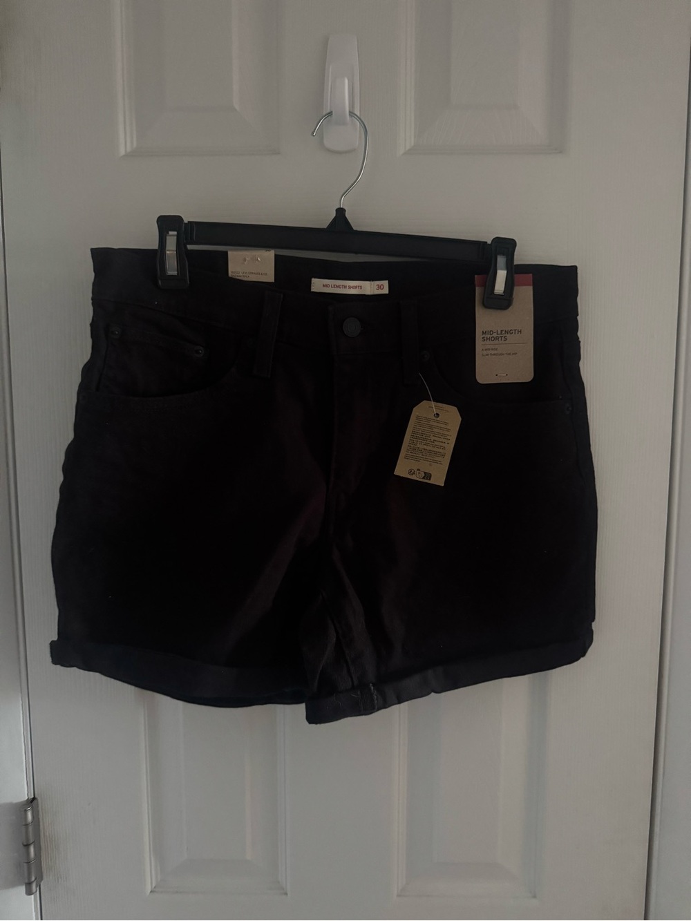 Levi's Black Mid-Length Cuffed Women's Shorts
